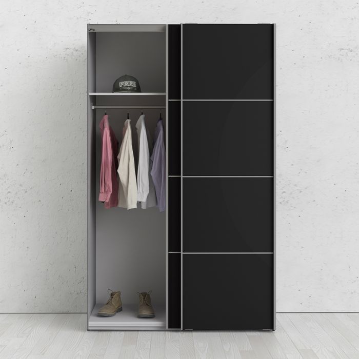 sliding wardrobe with 1 door closed