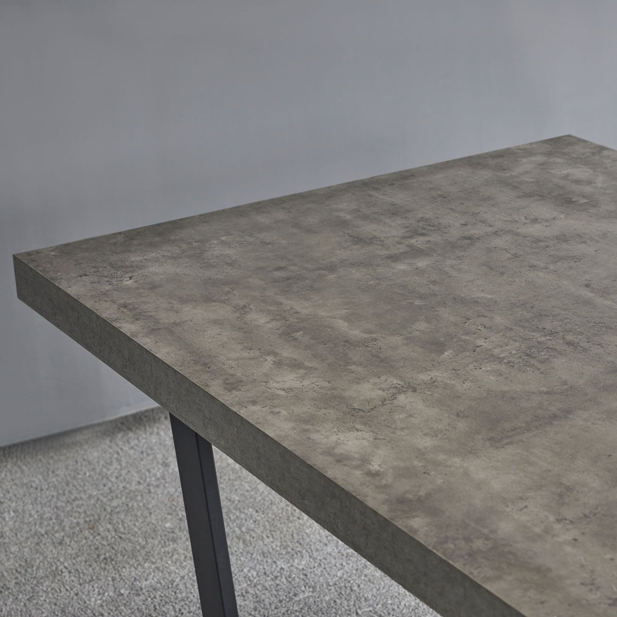 Arturo Dining Table